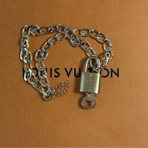 Authentic LV Lock & Key with Fashion Cuban Link Chain Necklace - Picture 4 of 4